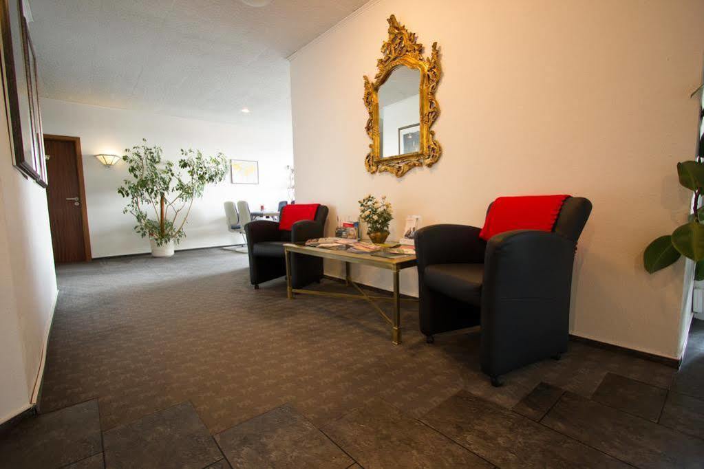 Hotel Sonnenkeller Neu-Ulm Εξωτερικό φωτογραφία