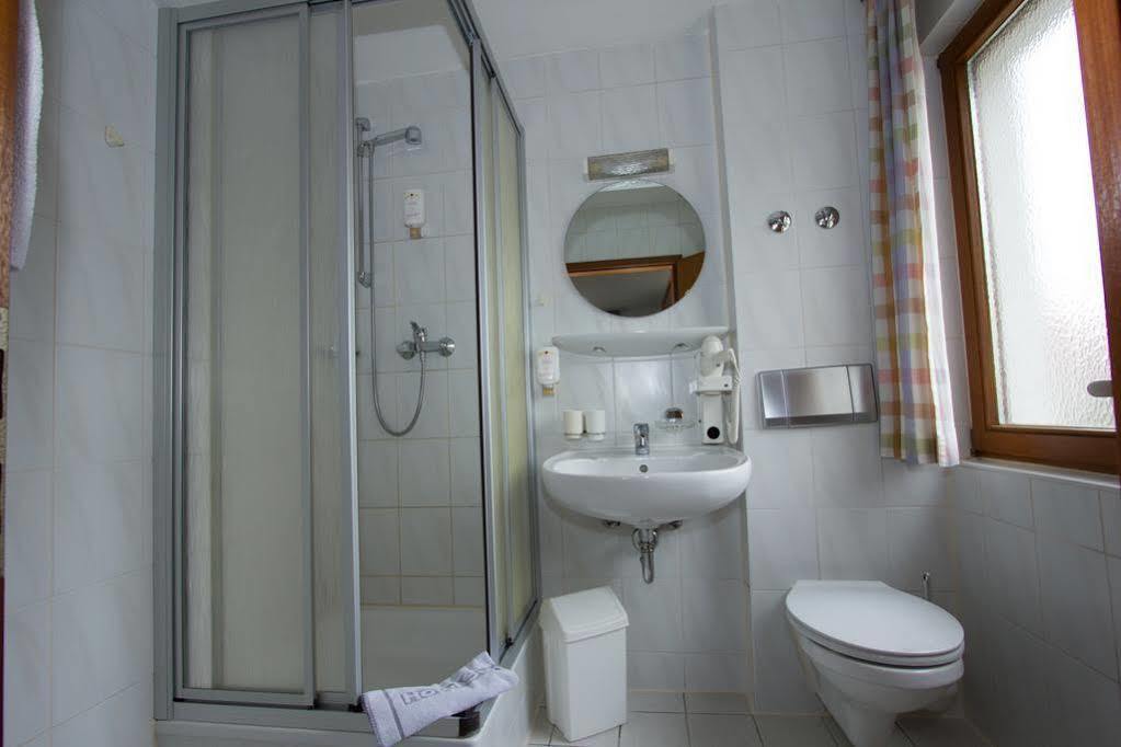 Hotel Sonnenkeller Neu-Ulm Εξωτερικό φωτογραφία